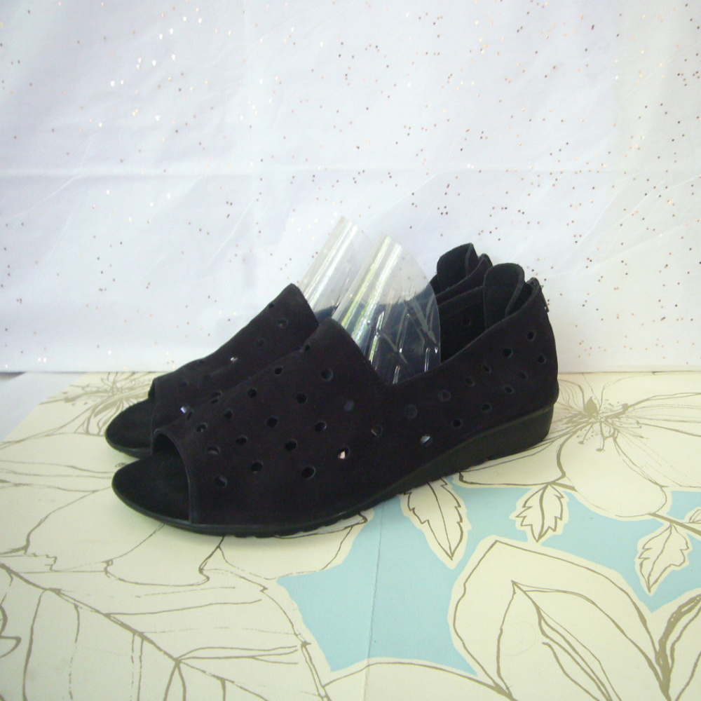 Vaneli Black Nubuck Laser cut polka dot Wedge Sandal - 10M Peep Toe Zip Back - Picture 4 of 8